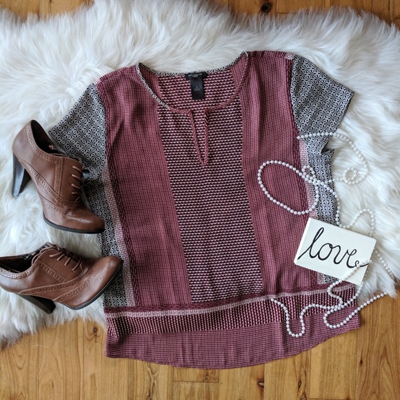 Ann Taylor Tops - Ann Taylor burgandy print, slit neck top